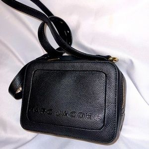 Marc Jacobs jet setter black pebbled leather cross body shoulder bag almost new